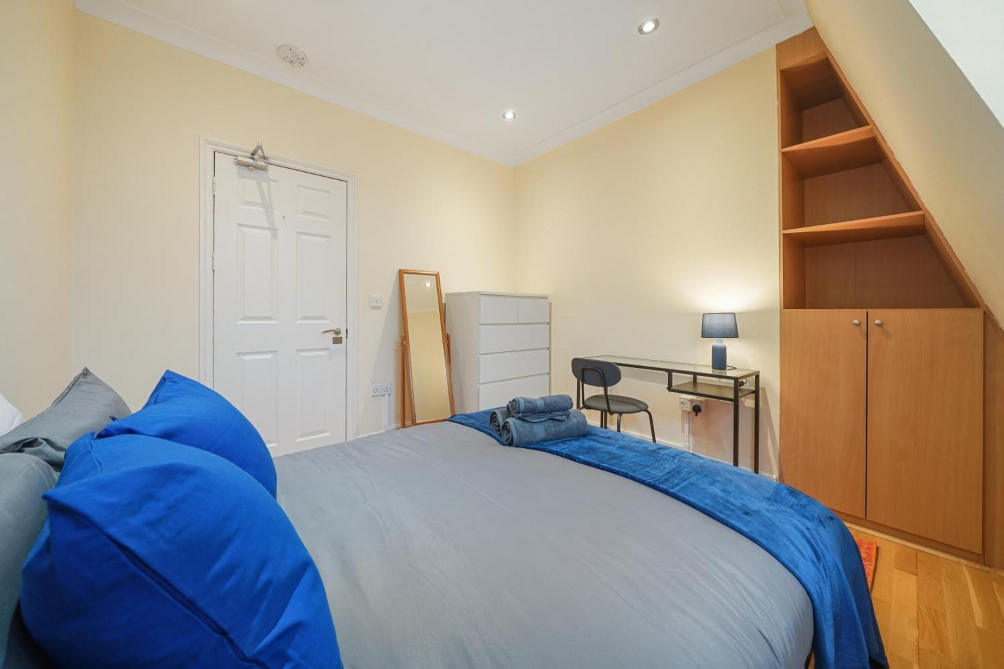 شقة The Chic Townhouse In Kings Cross!!! 3 Floors لندن المظهر الخارجي الصورة