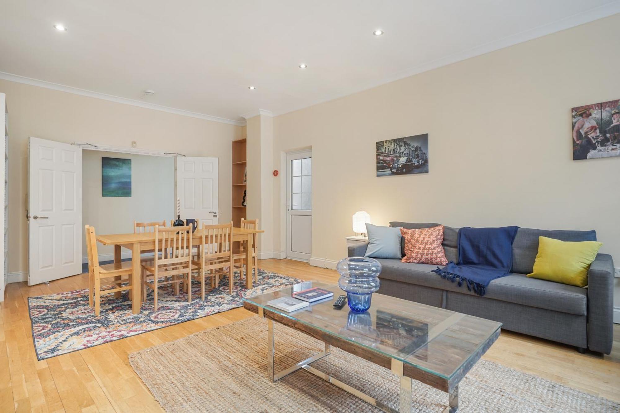 شقة The Chic Townhouse In Kings Cross!!! 3 Floors لندن المظهر الخارجي الصورة